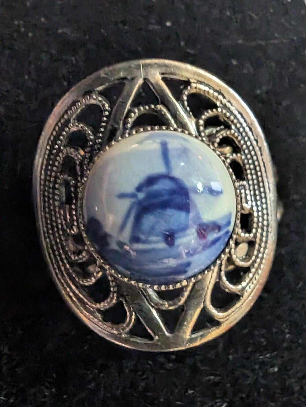 #105. Silver Porcelain & Filegree Holland Wind Mill iRing